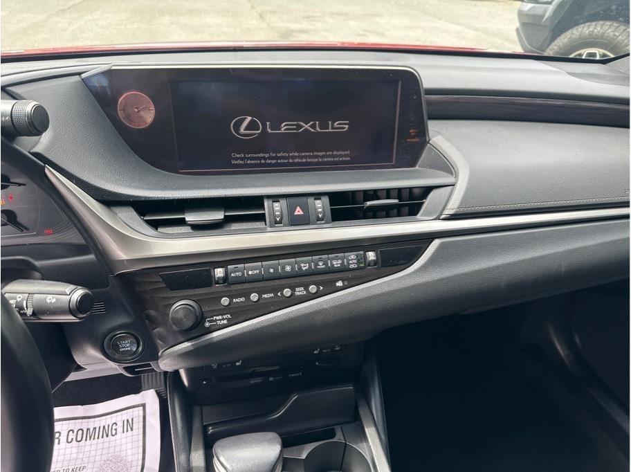 Lexus ES 350 Base 2019