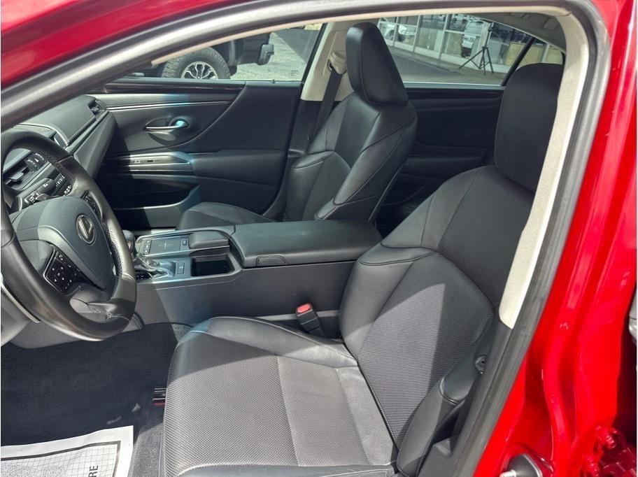 Lexus ES 350 Base 2019