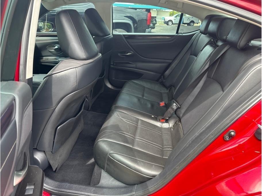 Lexus ES 350 Base 2019