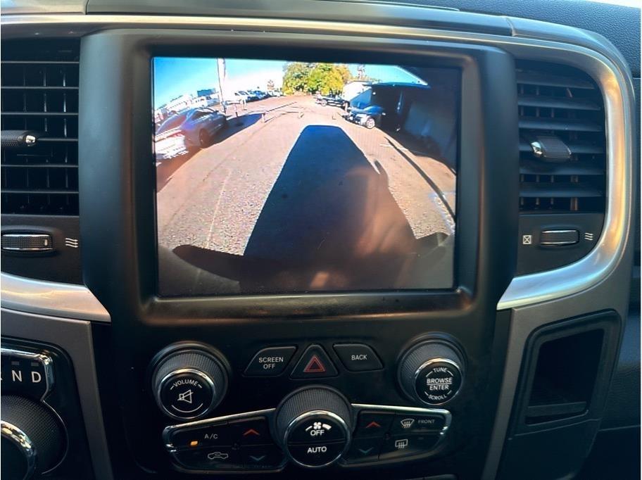 RAM 1500 Classic Tradesman Crew Cab SWB 4WD 2022
