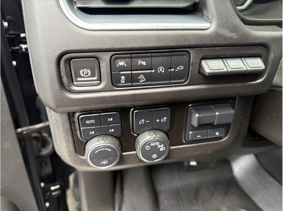 Chevrolet Suburban High Country 4WD 2021