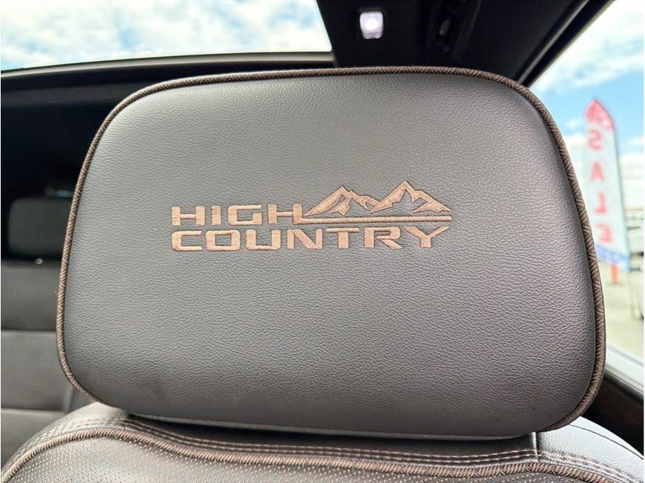 Chevrolet Suburban High Country 4WD 2021