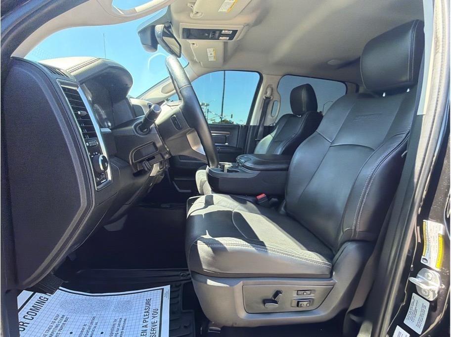 RAM 2500 Laramie Crew Cab SWB 4WD 2017