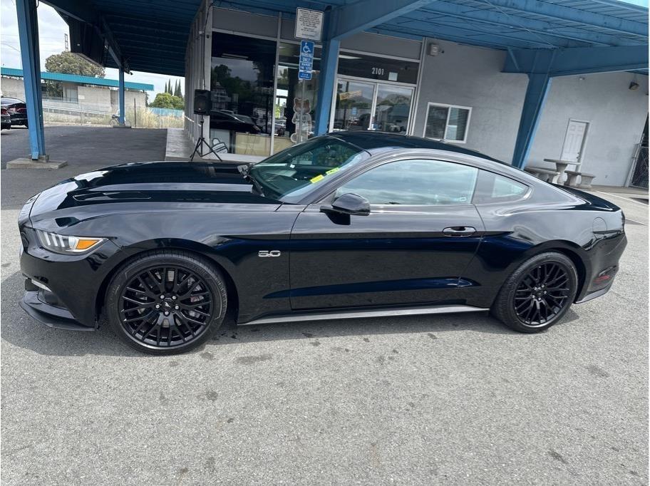 Ford Mustang GT Premium Coupe 2017