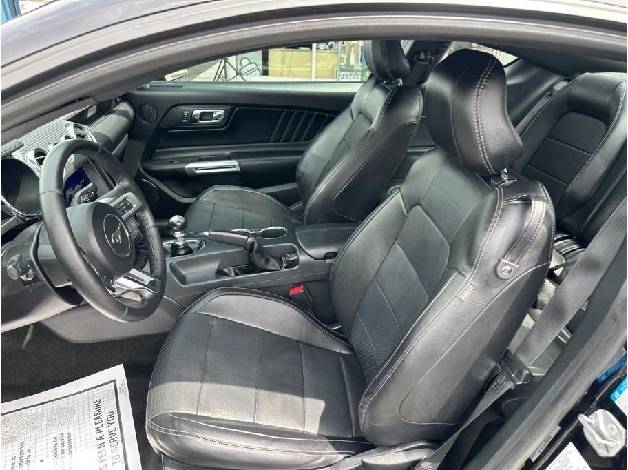 Ford Mustang GT Premium Coupe 2017