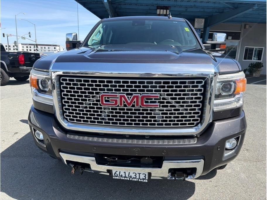 GMC Sierra 2500HD Denali Crew Cab 4WD 2015