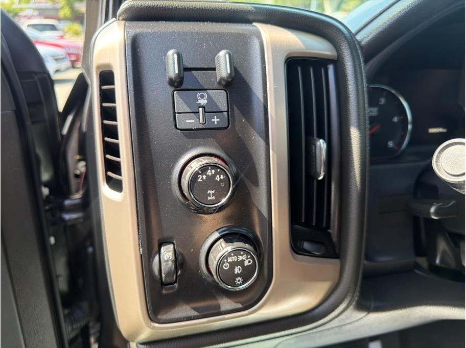 GMC Sierra 2500HD Denali Crew Cab 4WD 2015