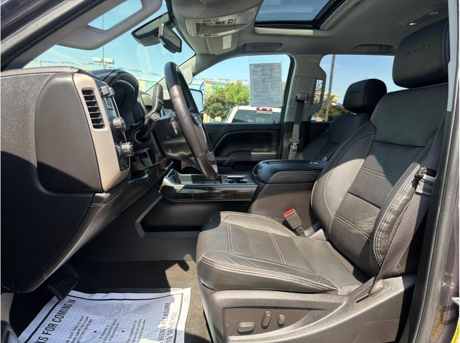 GMC Sierra 2500HD Denali Crew Cab 4WD 2015
