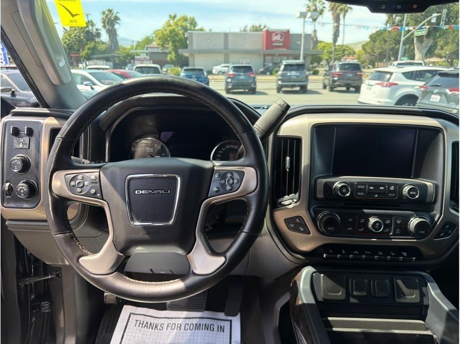 GMC Sierra 2500HD Denali Crew Cab 4WD 2015