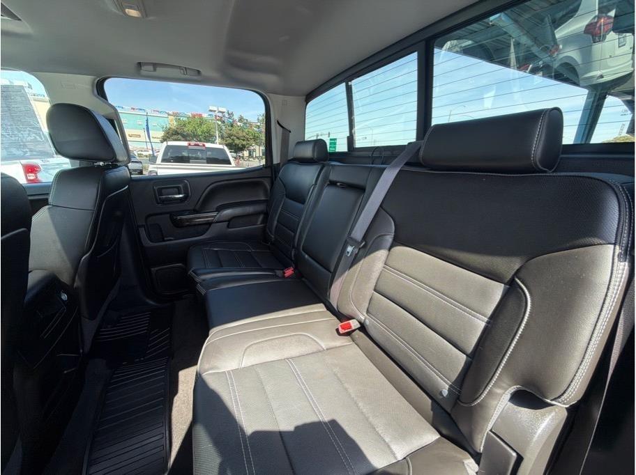 GMC Sierra 2500HD Denali Crew Cab 4WD 2015