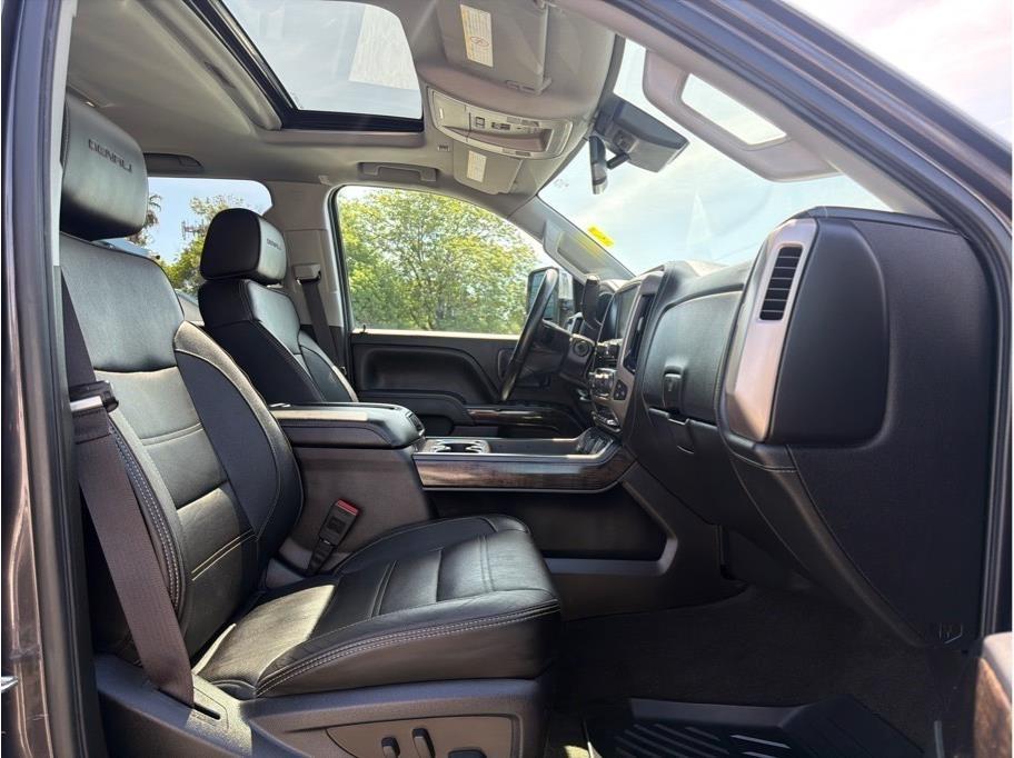 GMC Sierra 2500HD Denali Crew Cab 4WD 2015