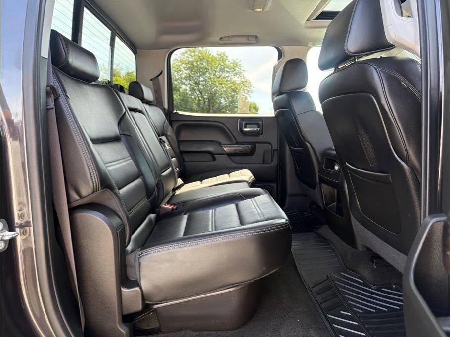 GMC Sierra 2500HD Denali Crew Cab 4WD 2015