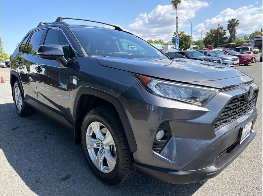 Toyota RAV4 XLE 2021