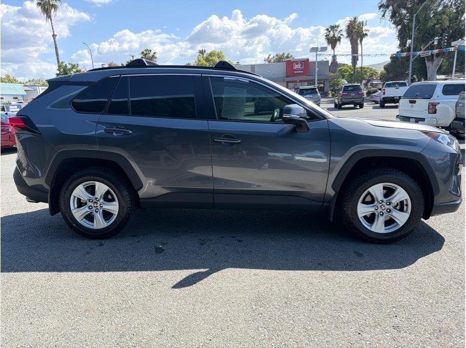 Toyota RAV4 XLE 2021