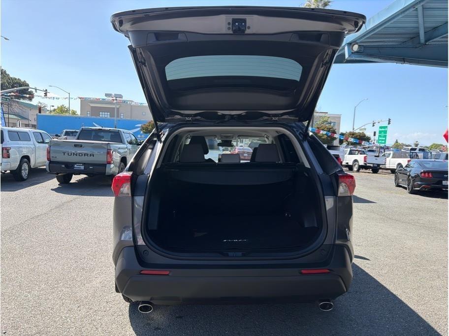 Toyota RAV4 XLE 2021