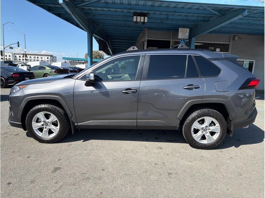 Toyota RAV4 XLE 2021