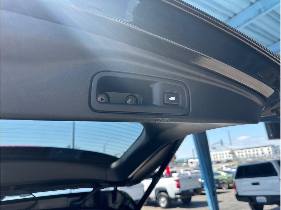Honda Pilot Touring w/Rear Captains Chairs 2022