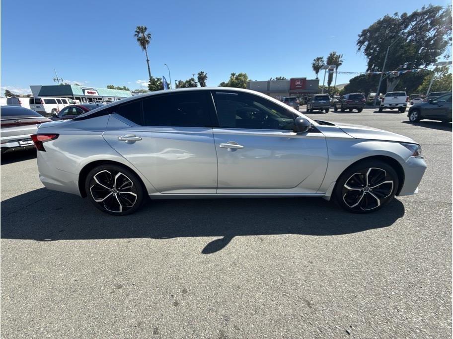 Nissan Altima  2023