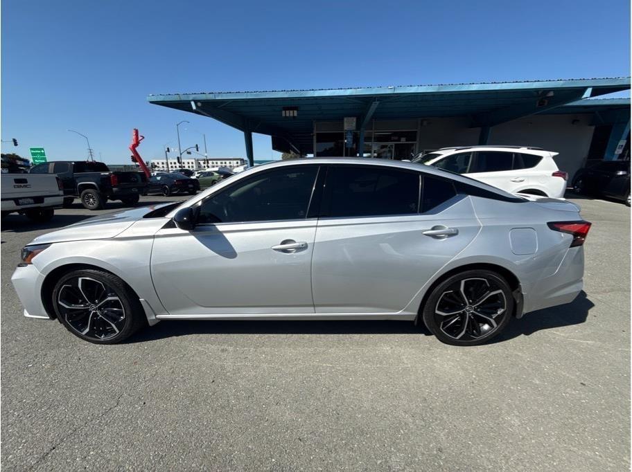 Nissan Altima  2023