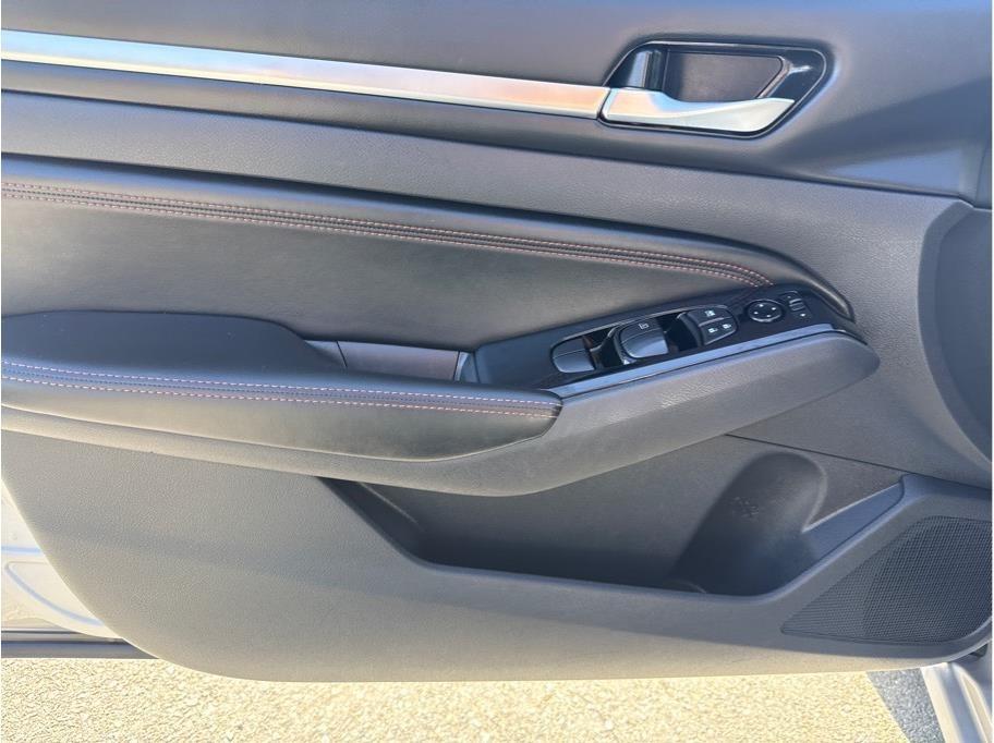 Nissan Altima  2023