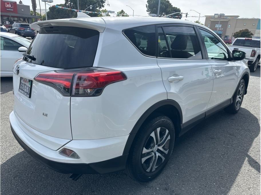 Toyota RAV4  2018