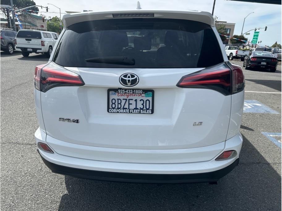 Toyota RAV4  2018