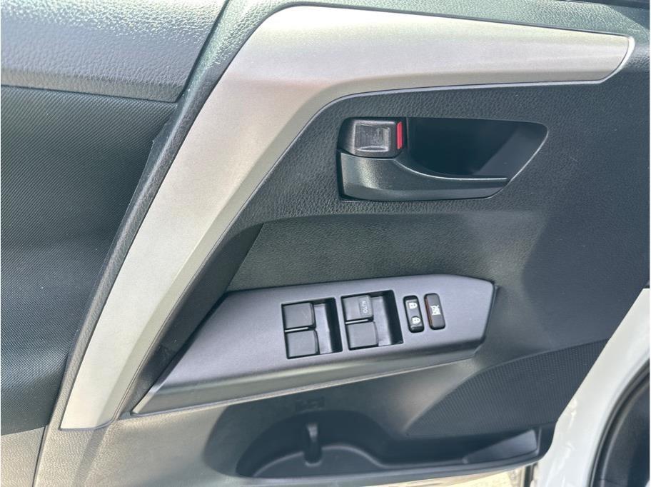Toyota RAV4  2018