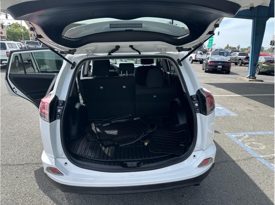 Toyota RAV4  2018