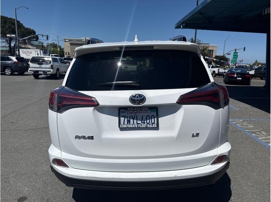Toyota RAV4  2017