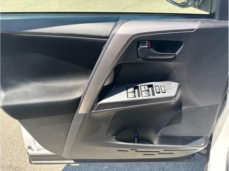 Toyota RAV4  2017