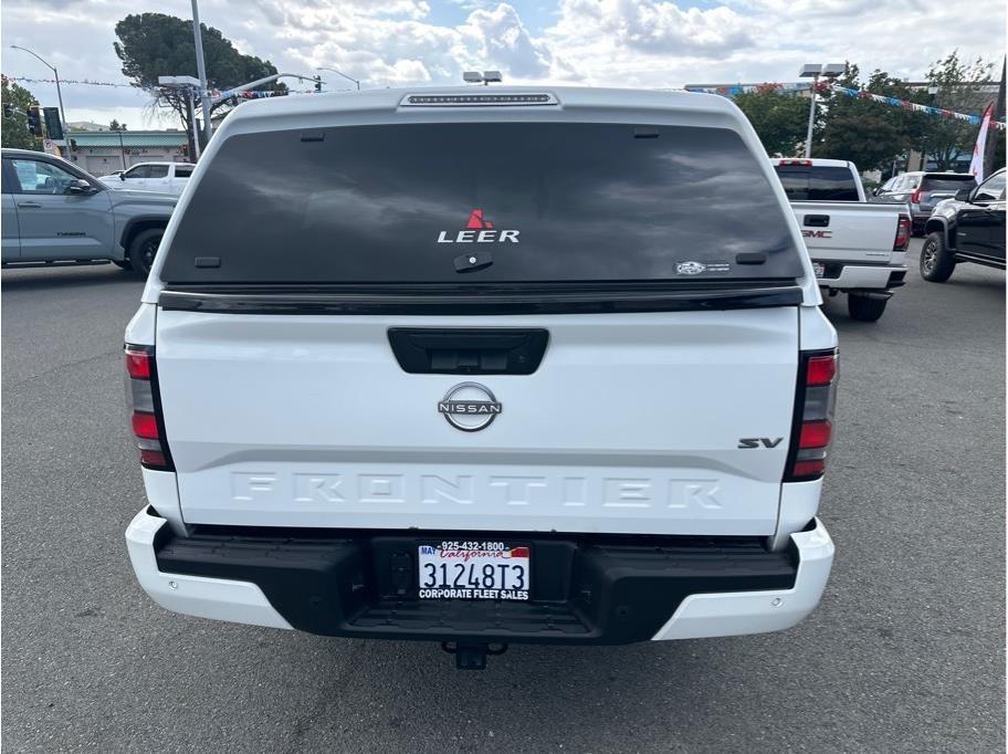 Nissan Frontier SV Crew Cab 2WD 2023
