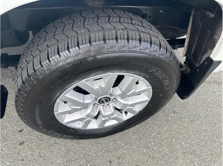 Nissan Frontier SV Crew Cab 2WD 2023