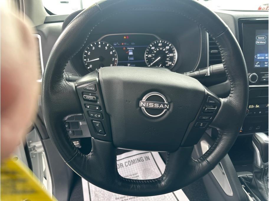 Nissan Frontier SV Crew Cab 2WD 2023