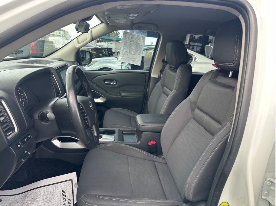 Nissan Frontier SV Crew Cab 2WD 2023