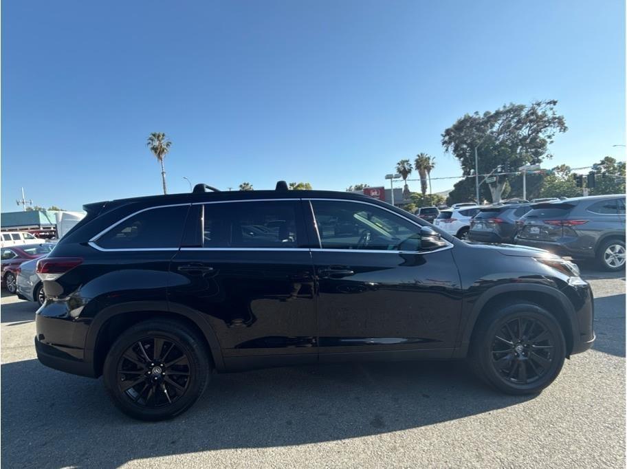 Toyota Highlander SE FWD V6 2019