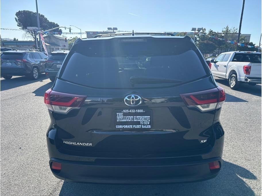 Toyota Highlander SE FWD V6 2019