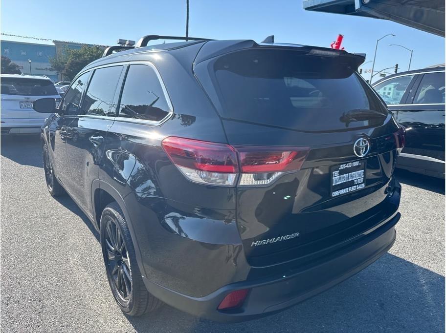 Toyota Highlander SE FWD V6 2019