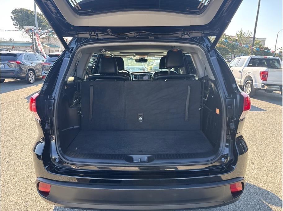 Toyota Highlander SE FWD V6 2019