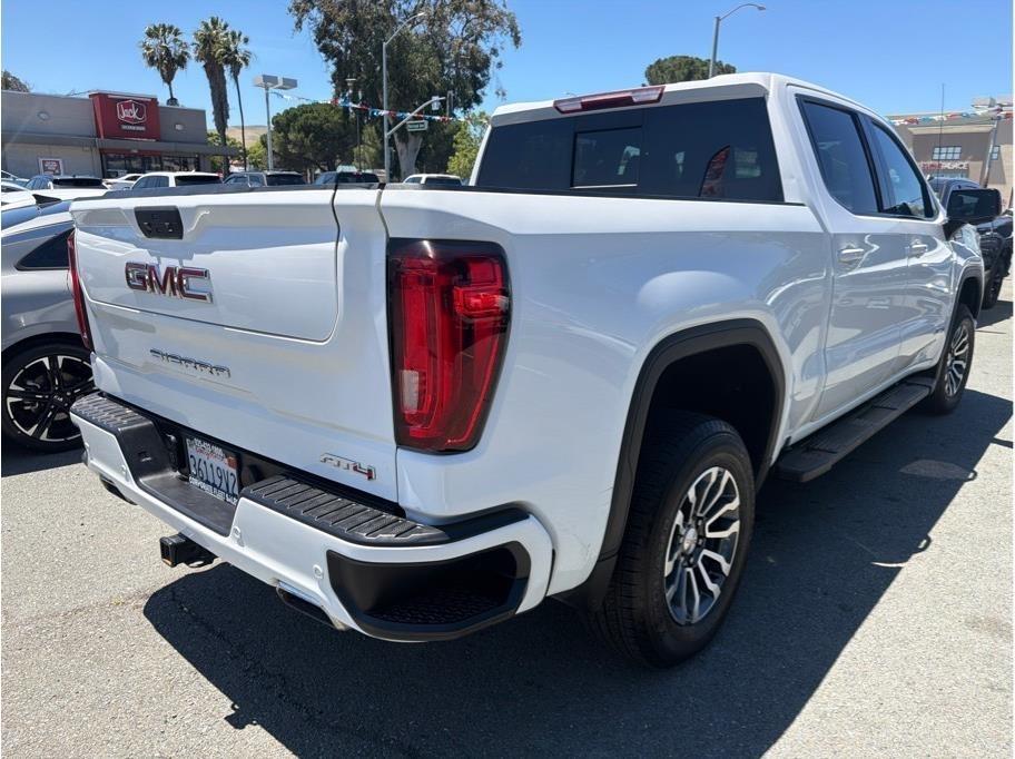 GMC Sierra 1500 AT4 Crew Cab Long Box 4WD 2019