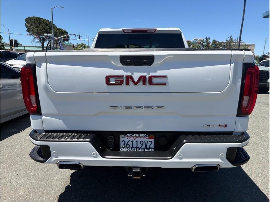 GMC Sierra 1500 AT4 Crew Cab Long Box 4WD 2019