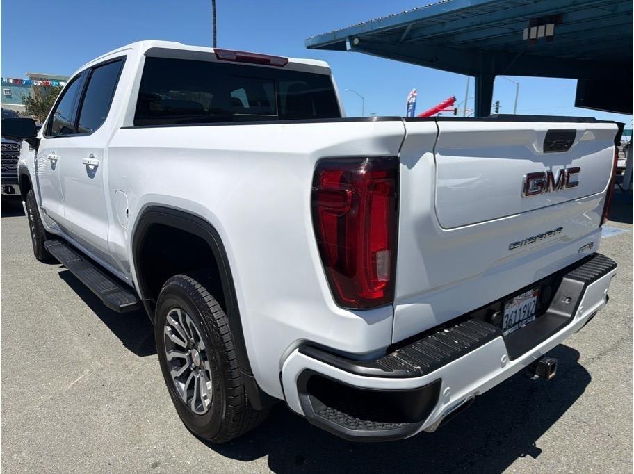 GMC Sierra 1500 AT4 Crew Cab Long Box 4WD 2019