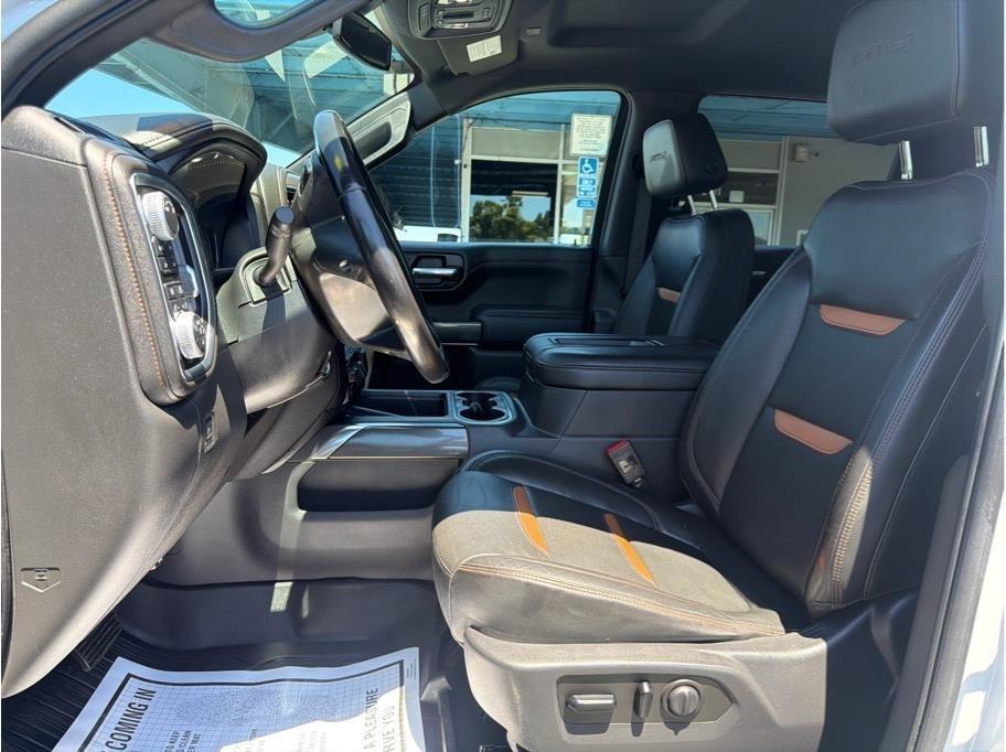GMC Sierra 1500 AT4 Crew Cab Long Box 4WD 2019