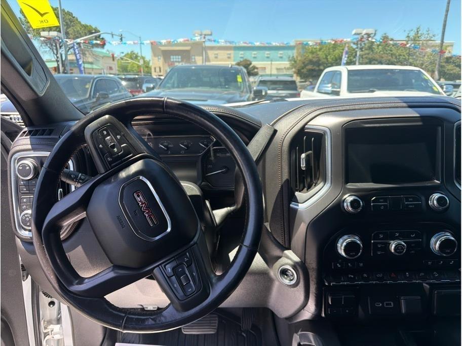 GMC Sierra 1500 AT4 Crew Cab Long Box 4WD 2019