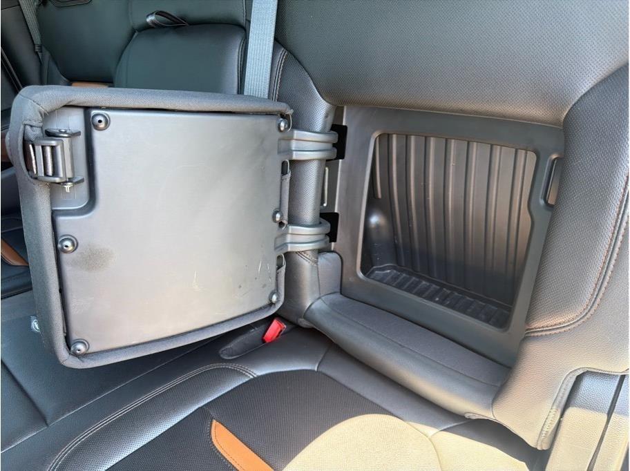 GMC Sierra 1500 AT4 Crew Cab Long Box 4WD 2019
