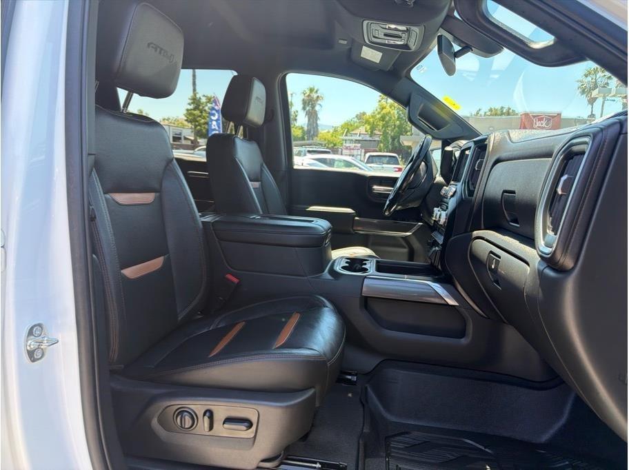 GMC Sierra 1500 AT4 Crew Cab Long Box 4WD 2019
