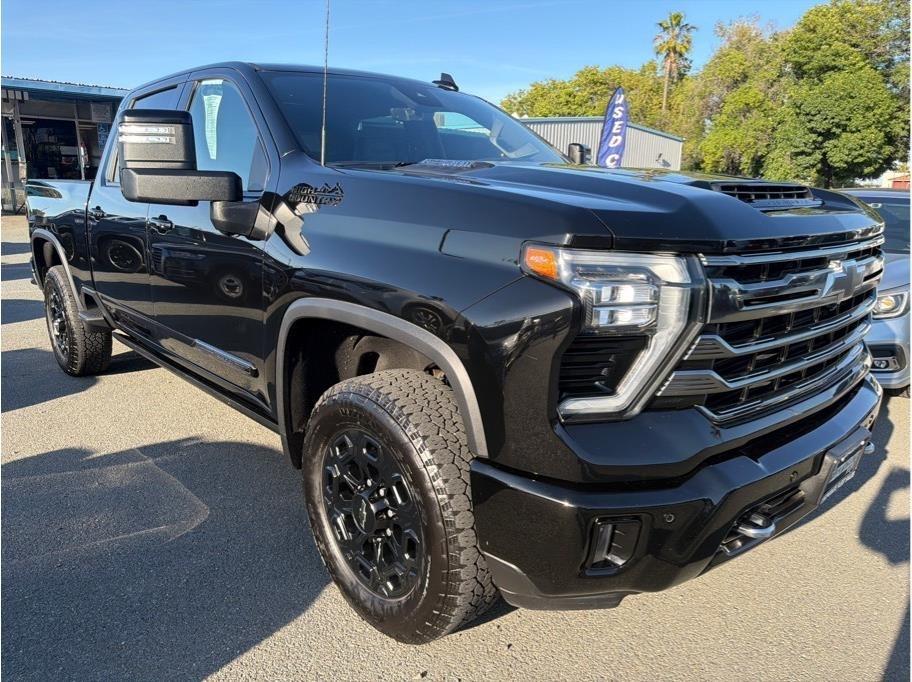 Chevrolet Silverado 3500HD High Country Crew Cab 4WD 2024