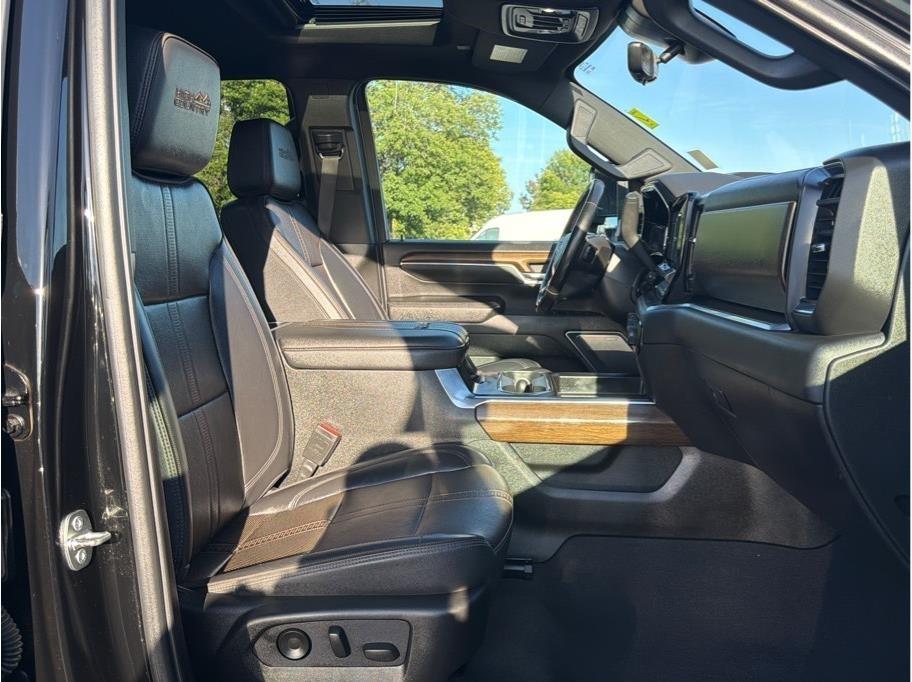 Chevrolet Silverado 3500HD High Country Crew Cab 4WD 2024