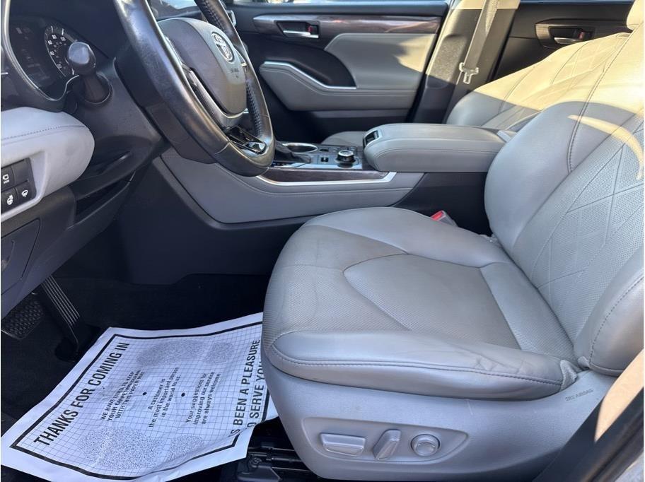 Toyota Highlander Platinum AWD V6 2021