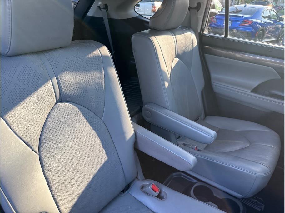 Toyota Highlander Platinum AWD V6 2021