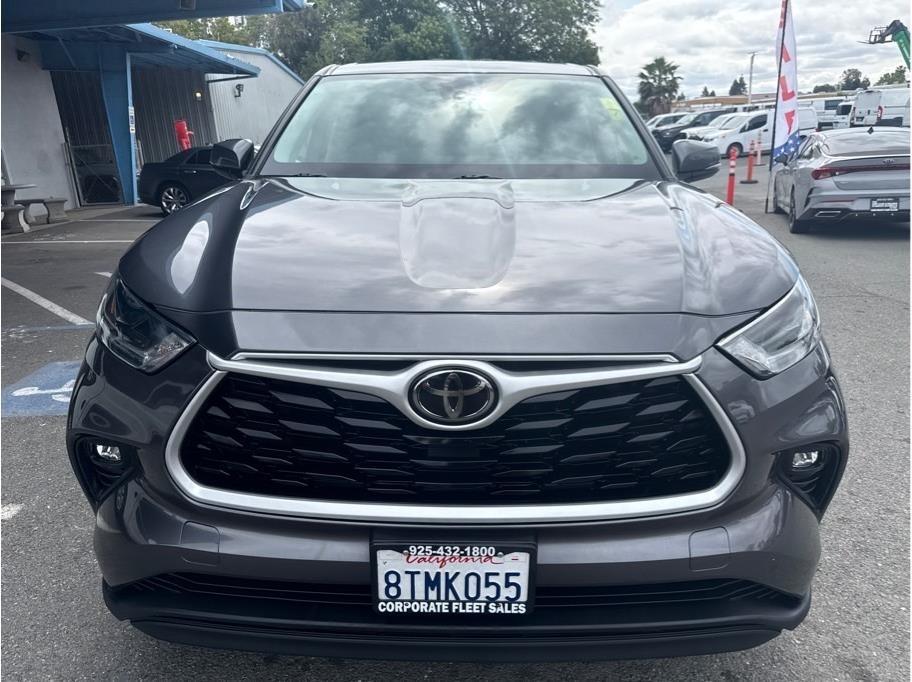 Toyota Highlander LE FWD V6 2021